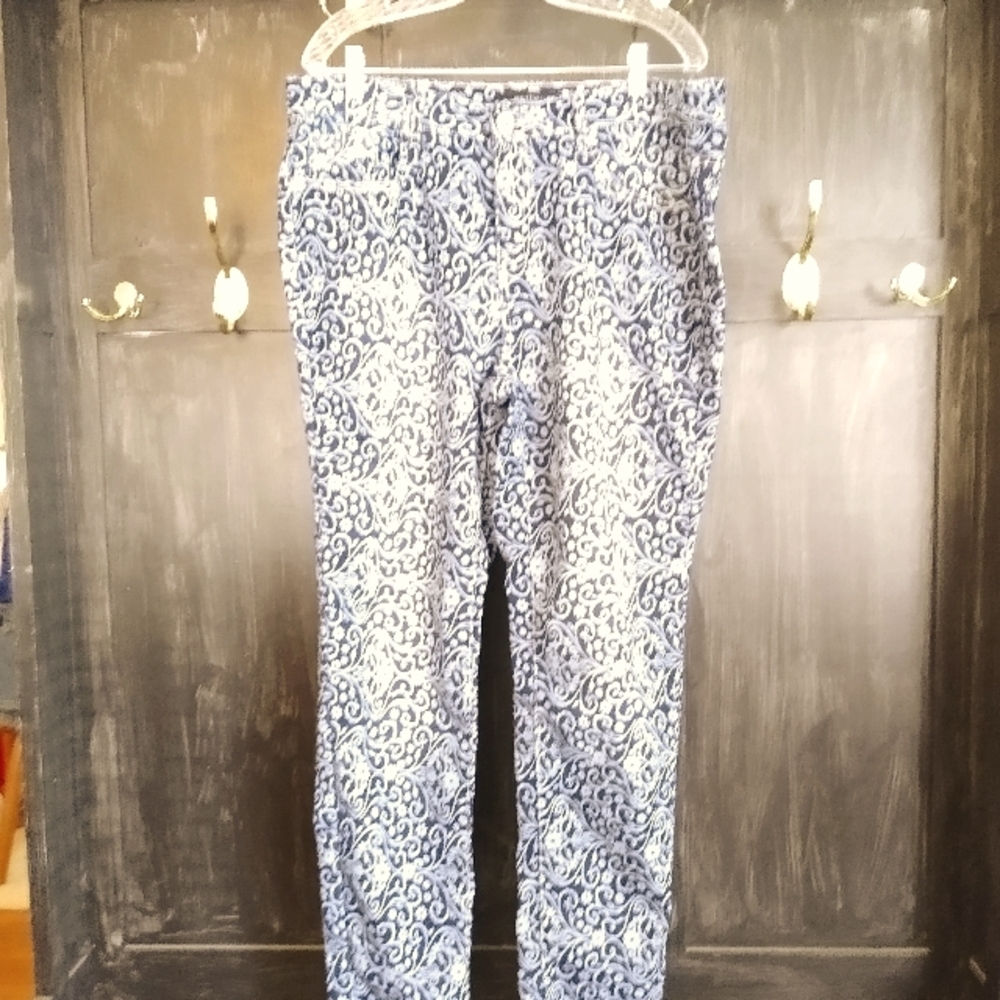 Fun pair of Ashley Stewart pants size 16